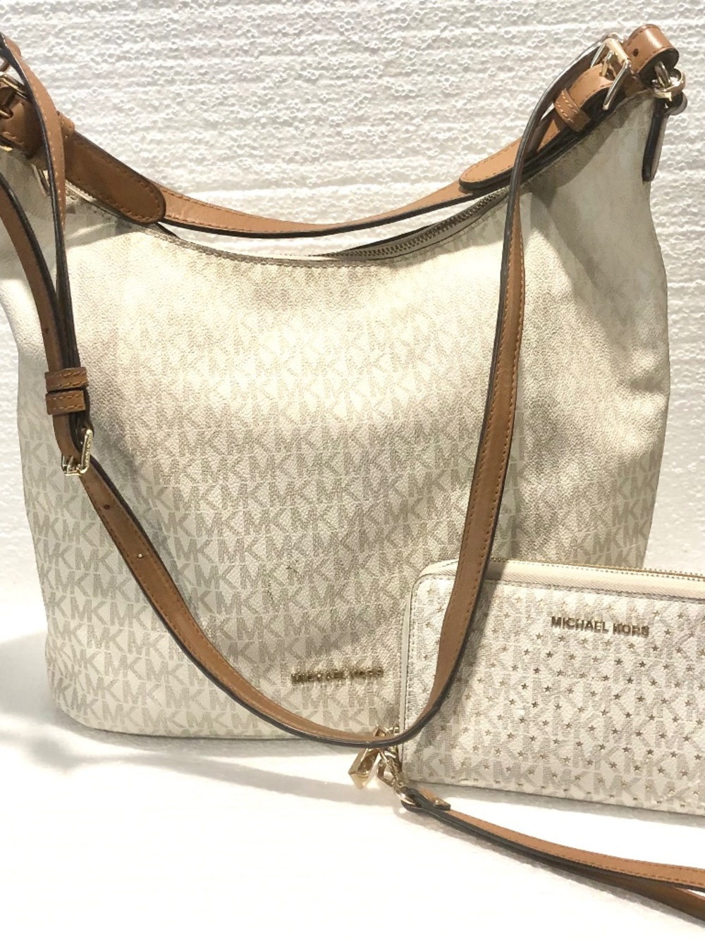 Michael Kors Lg White Signature MK Hobo Purse Handbag & Wallet SET